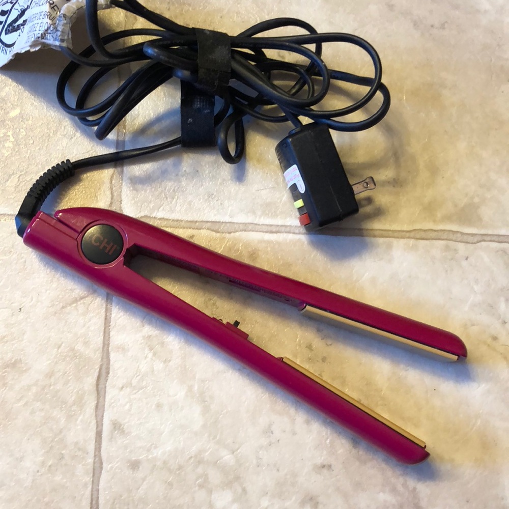 I.chi hot pink flat iron